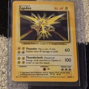 Unlimited Edition English Pokémon Base Set Zapdos card (16/102) Holo
